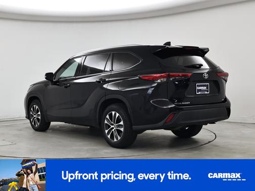 Black 2021 Toyota Highlander XLE