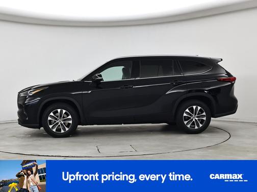 Black 2021 Toyota Highlander XLE