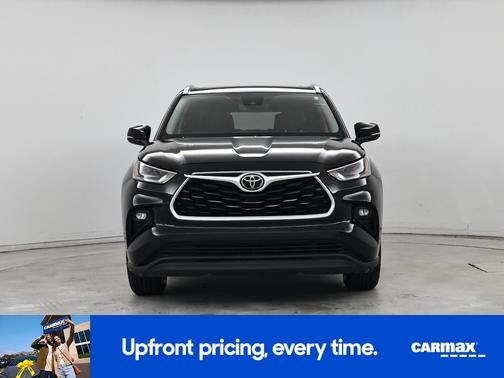 Black 2021 Toyota Highlander XLE