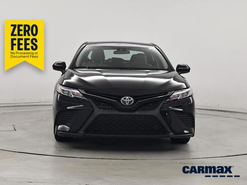 Black 2018 Toyota Camry SE