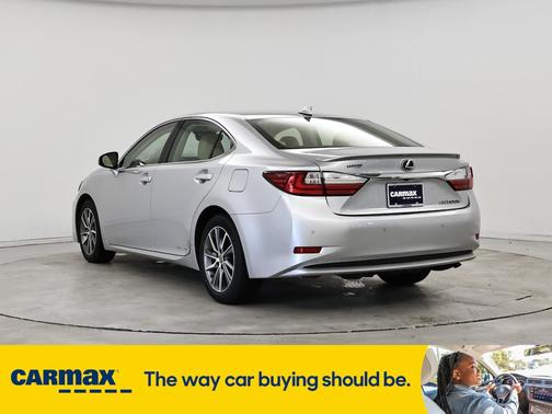 2016 Lexus ES 300h