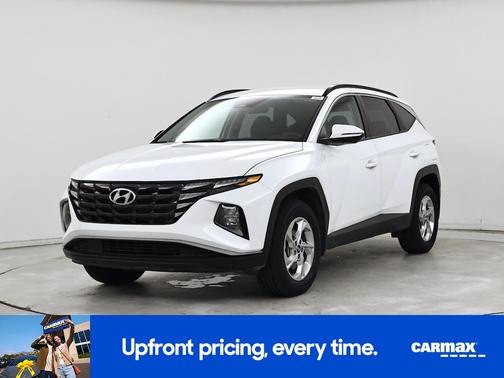 White 2023 Hyundai TUCSON SEL