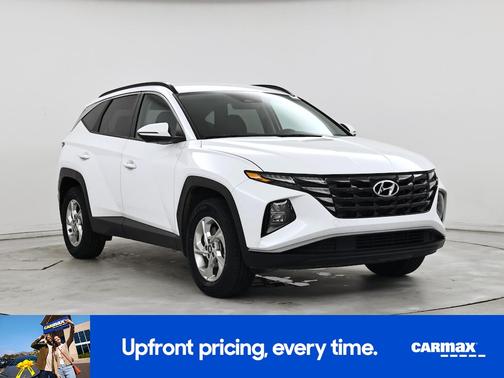 White 2023 Hyundai TUCSON SEL