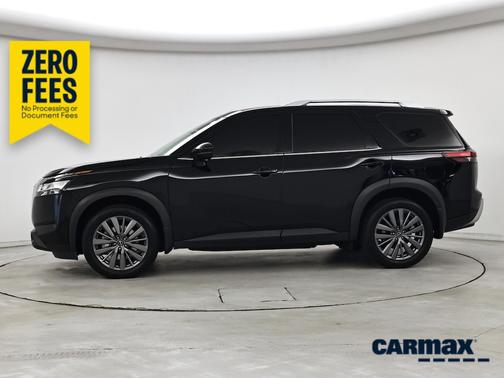 Black 2024 Nissan Pathfinder SL