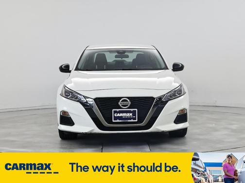 2022 Nissan Altima SR
