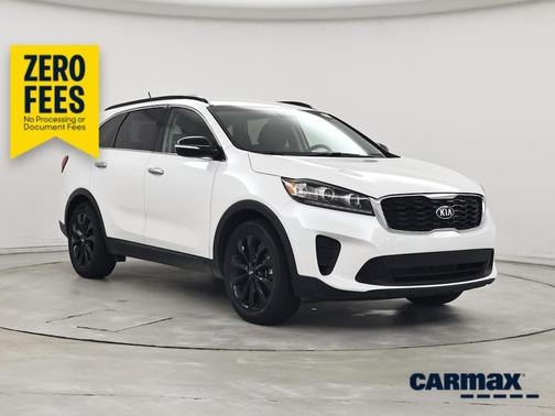 White 2019 Kia Sorento S