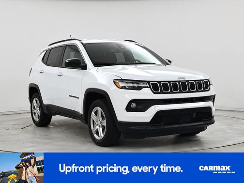 White 2024 Jeep Compass Latitude