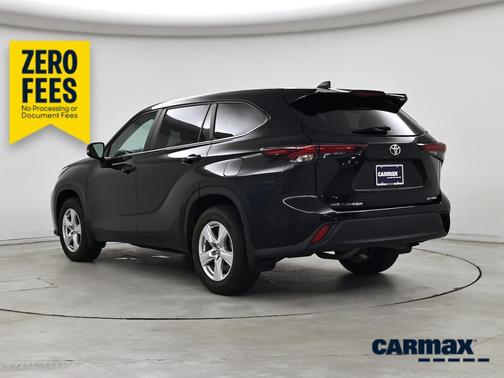 Black 2024 Toyota Highlander LE