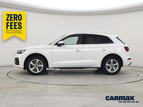 White 2024 Audi Q5 Premium