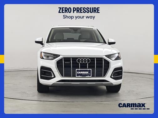 White 2024 Audi Q5 Premium