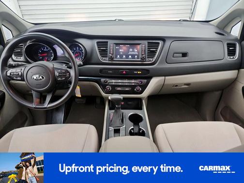 White 2019 Kia Sedona LX