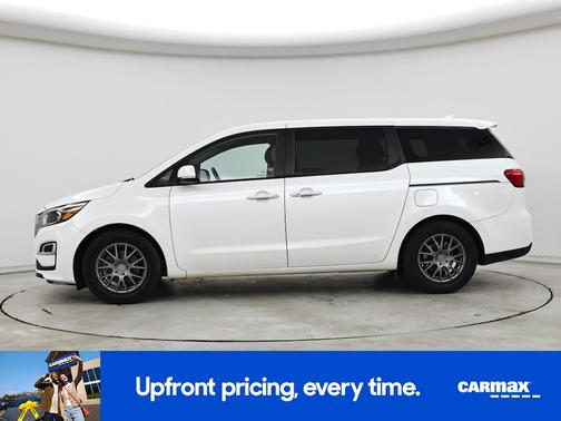 White 2019 Kia Sedona LX