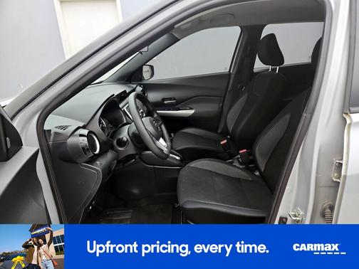 Silver 2019 Nissan Kicks SV