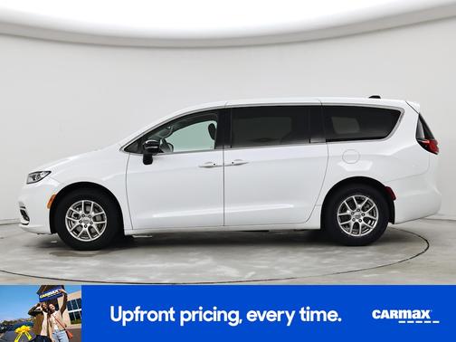 White 2024 Chrysler Pacifica Touring L