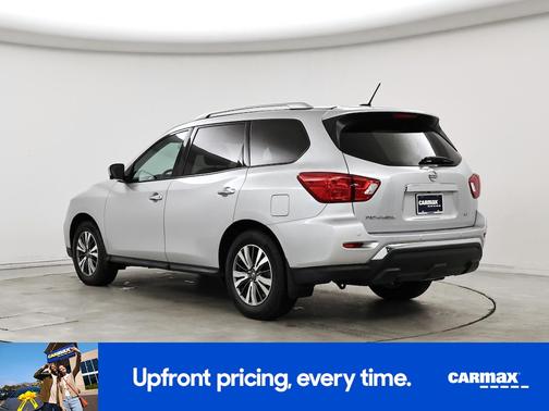 2017 Nissan Pathfinder SL