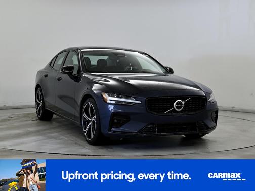 2024 Volvo S60 B5 Core Dark Theme