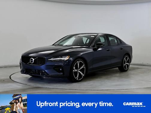 2024 Volvo S60 B5 Core Dark Theme
