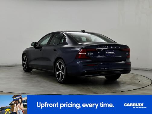 2024 Volvo S60 B5 Core Dark Theme