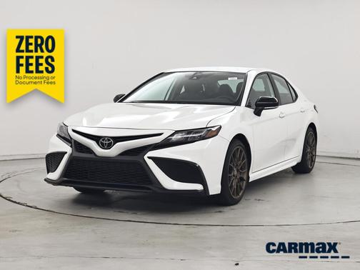 White 2023 Toyota Camry SE