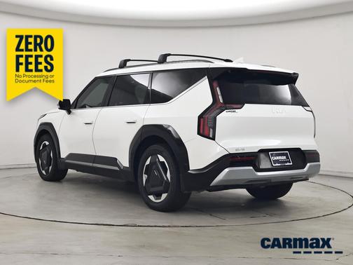 White 2024 Kia EV9 Land