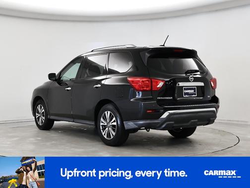 2017 Nissan Pathfinder SV