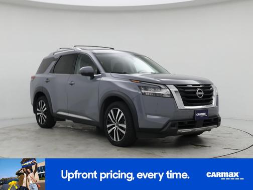 Gray 2023 Nissan Pathfinder Platinum