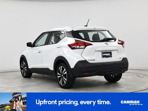 White 2020 Nissan Kicks SV