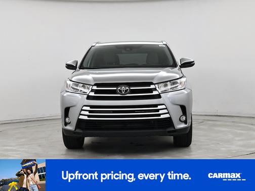 Gray 2019 Toyota Highlander XLE