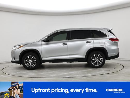 Gray 2019 Toyota Highlander XLE