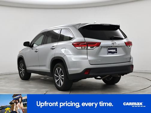 Gray 2019 Toyota Highlander XLE