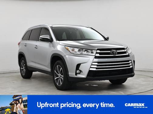Gray 2019 Toyota Highlander XLE