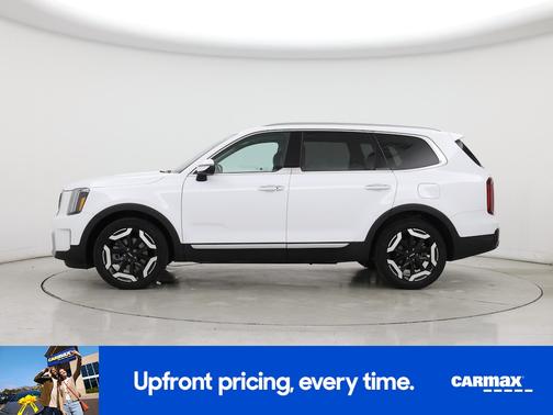 White 2025 Kia Telluride S