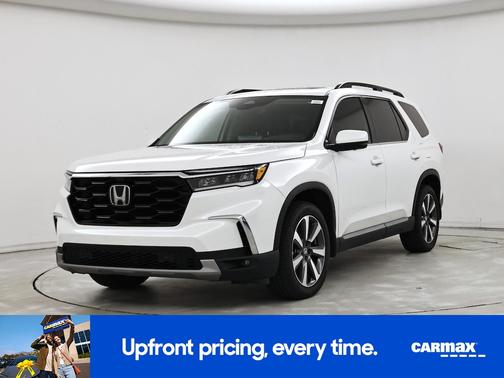 White 2025 Honda Pilot Elite