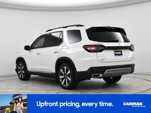 White 2025 Honda Pilot Elite