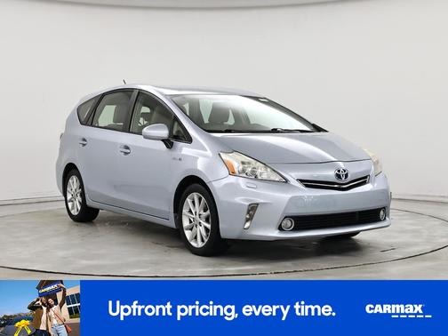 2014 Toyota Prius v Five