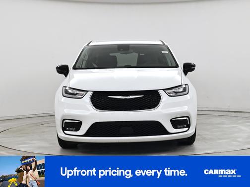 White 2024 Chrysler Pacifica Touring L
