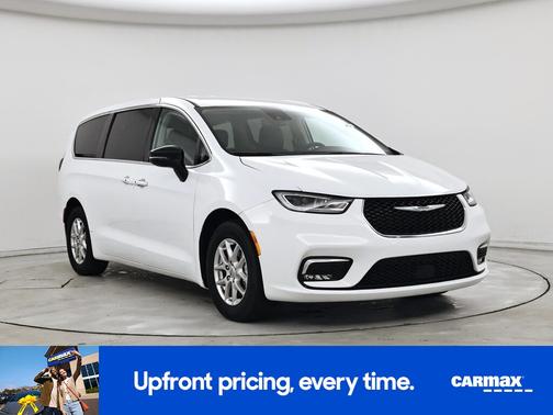 White 2024 Chrysler Pacifica Touring L