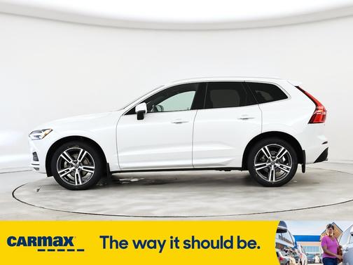 2021 Volvo XC60 T5 Momentum
