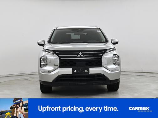 Silver 2024 Mitsubishi Outlander ES