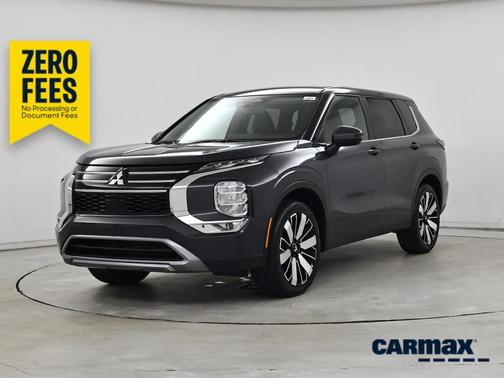 Gray 2025 Mitsubishi Outlander SE