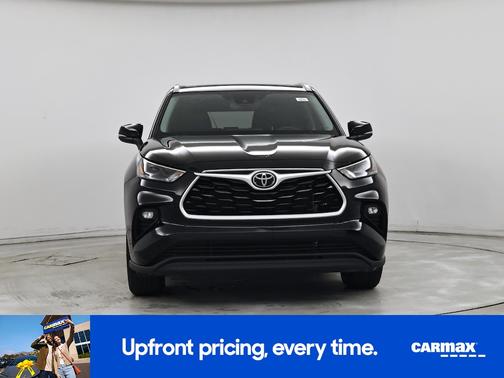 Black 2023 Toyota Highlander XLE