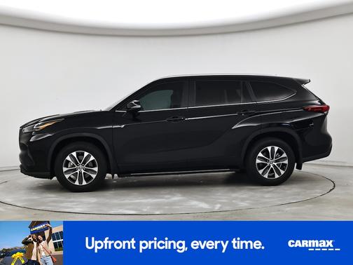 Black 2023 Toyota Highlander XLE