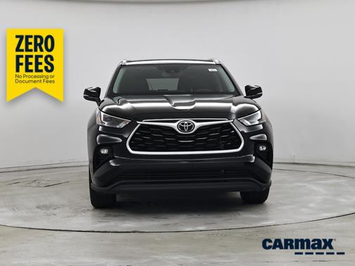 Black 2023 Toyota Highlander XLE