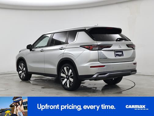 Silver 2025 Mitsubishi Outlander SE