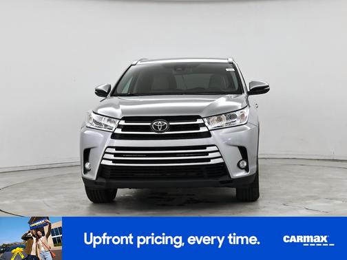 Silver 2017 Toyota Highlander XLE