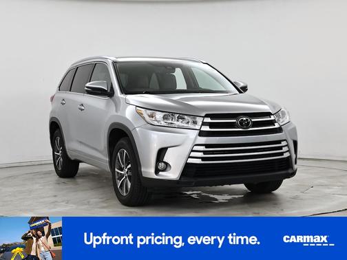 Silver 2017 Toyota Highlander XLE