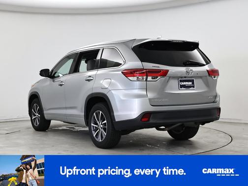 Silver 2017 Toyota Highlander XLE