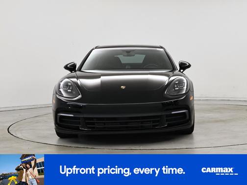 2018 Porsche Panamera 