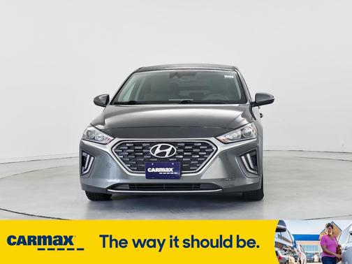 2022 Hyundai IONIQ Hybrid SE