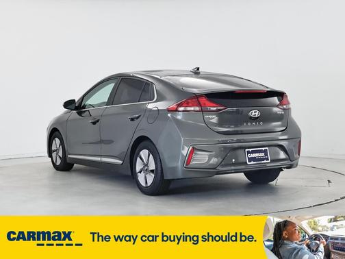 2022 Hyundai IONIQ Hybrid SE